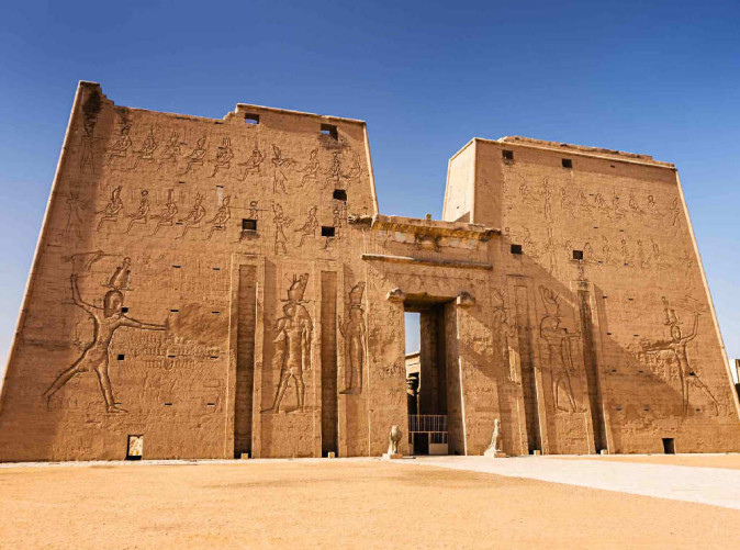 0023_Magic Arabia_Schoene Aussichten Touristik_Gaia Dahabiya_Edfu Temple